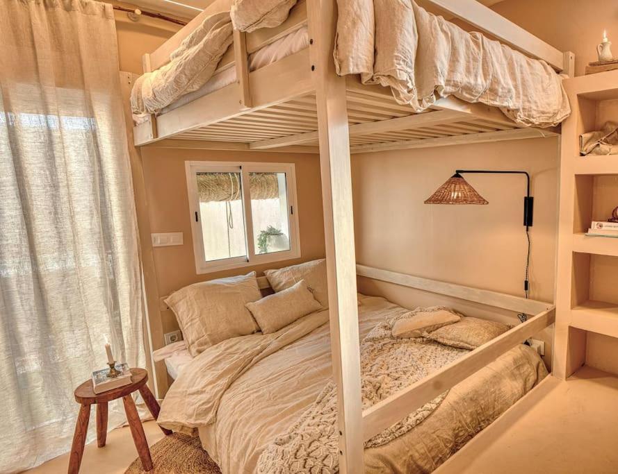 Suite Con Jacuzzi En La Montana. Llombai Exterior photo